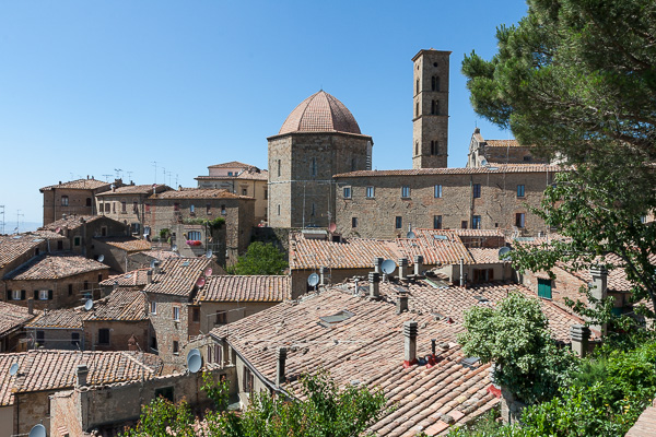 Toskana - Volterra - Baptisterium