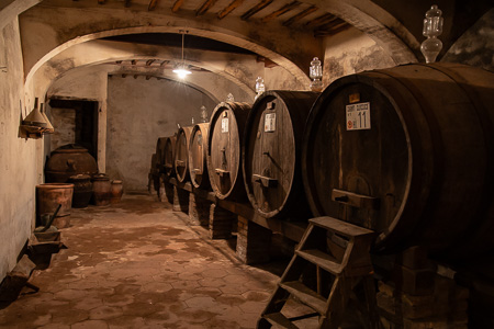Toskana - Castello di Brolio - historischer Weinkeller